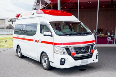 【救急車に試乗してみた】日産 パラメディック 新型“高規格救急車”の価格は?