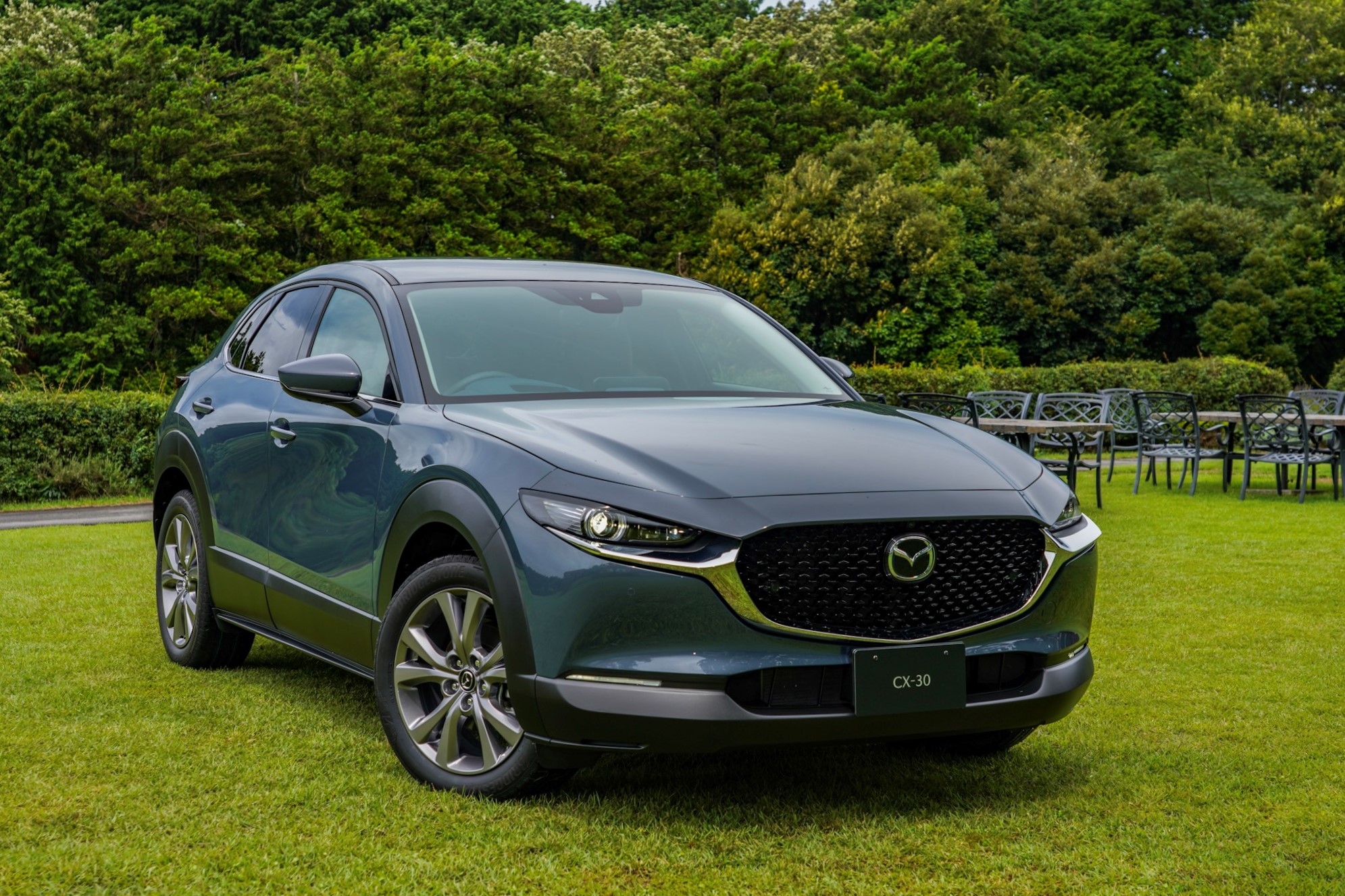 【新型マツダcx 30 ボディカラーと内装色一覧】新色ポリメタルグレーメタリックに注目 Moby モビー