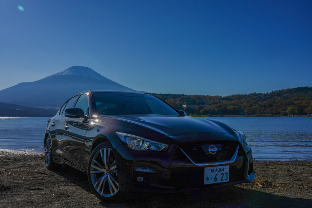 スカイライン GT Type SP ハイブリッド 2WD|富士山を背景