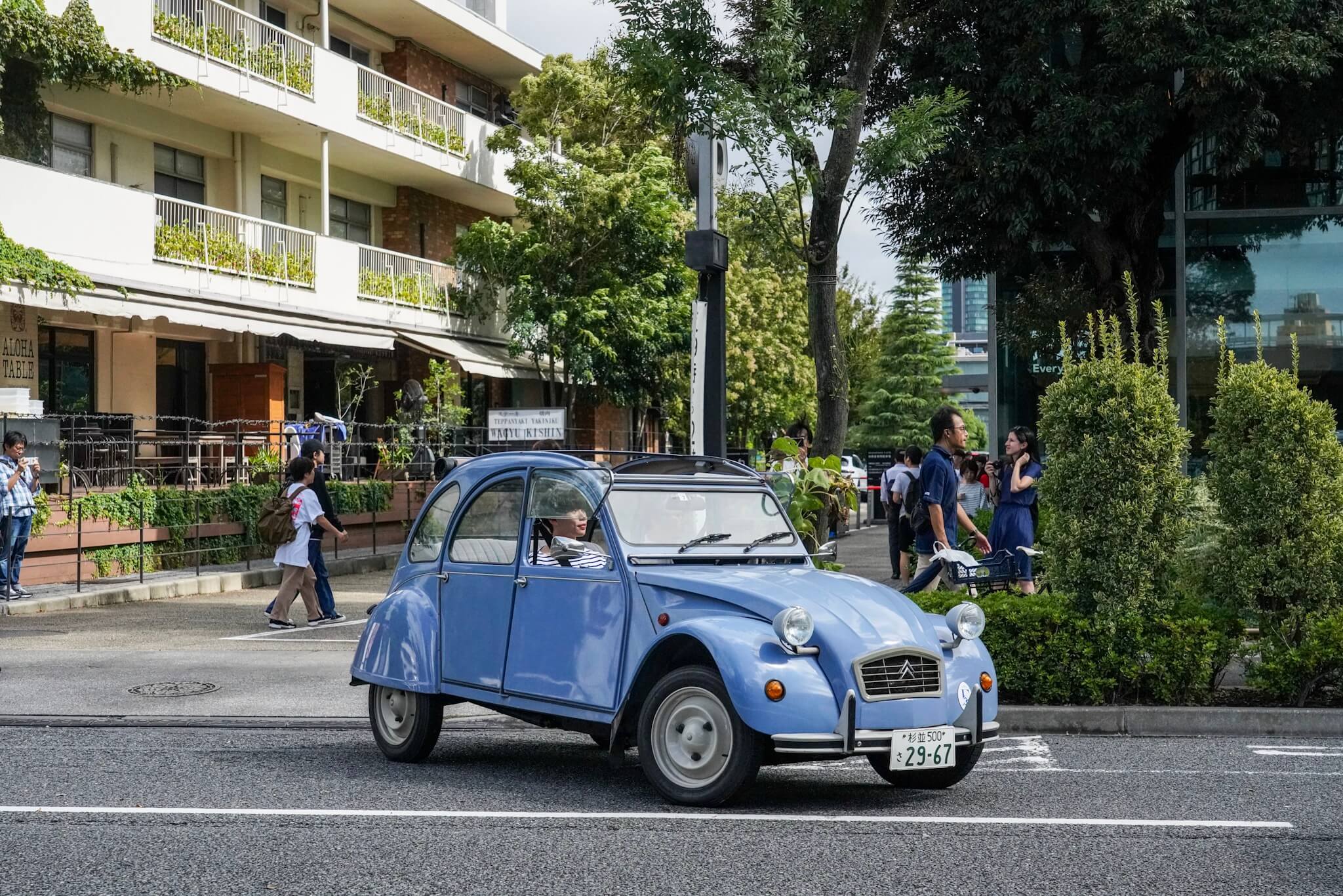 シトロエン 2cv 卵を割らずに運ぶ 愛された大衆車 Moby モビー