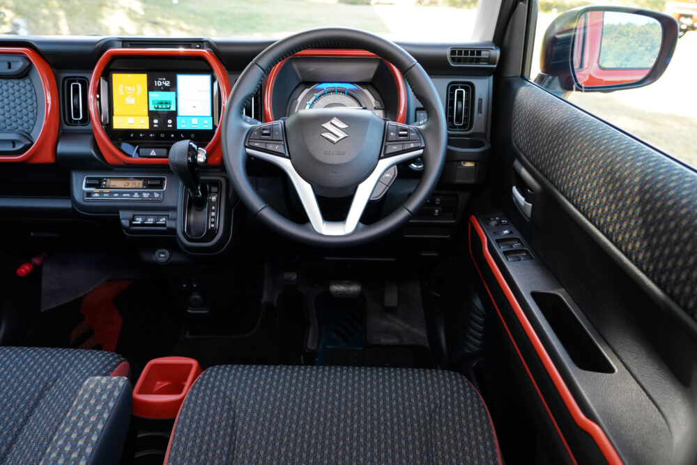 スズキ新型ハスラー(2代目)運転席インパネ・ドライバー視点で撮影