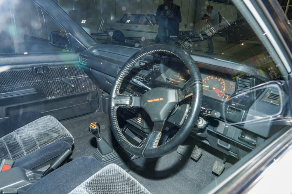 トヨタ カローラ ae82