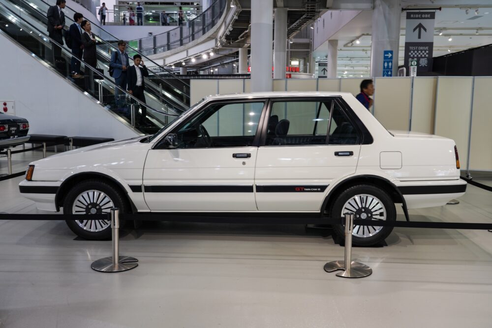 トヨタ カローラ ae82