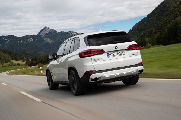 bmw x5 xdrive バック