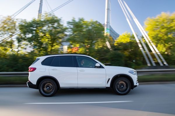 bmw x5 xdrive サイド
