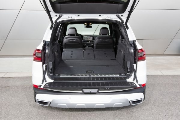 bmw x5 xdrive トランク