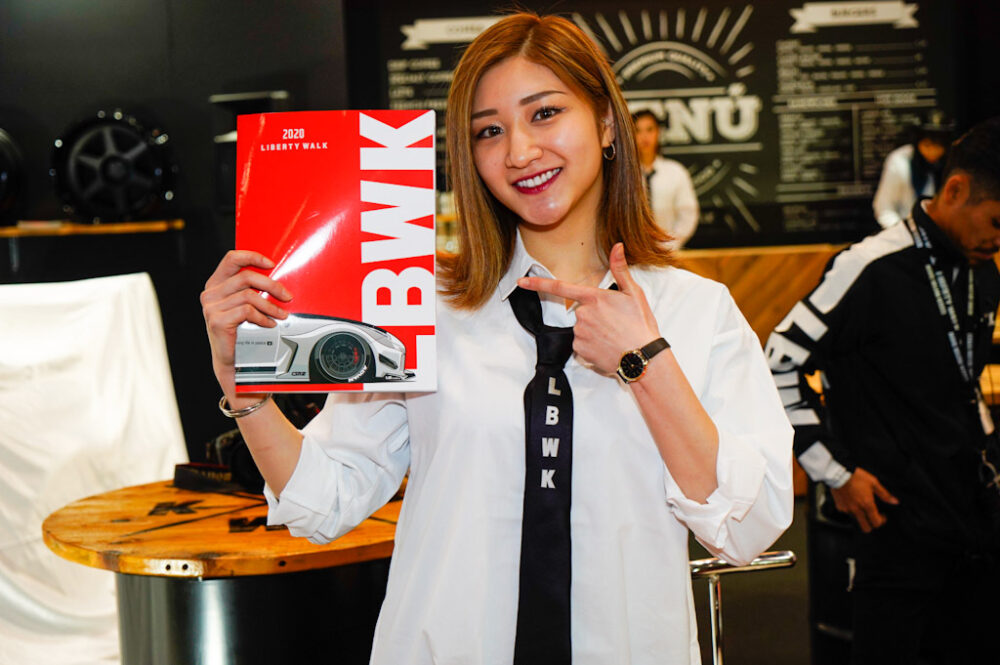 東京オートサロン2020 Liberty Walk/SPHERE LIGHT コンパニオン