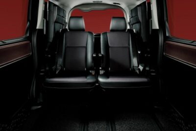 キャプテンシートとは?採用するSUVやミニバンとチャイルドシートの設置例も