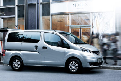 日産NV200バネットを仕様向上、安全装備を追加