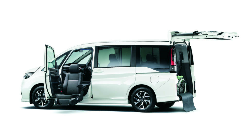 ホンダ ステップワゴン e:HEV 助手席リフトアップシート車