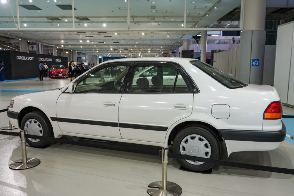 トヨタ カローラ 8代目 110系 レフトサイド