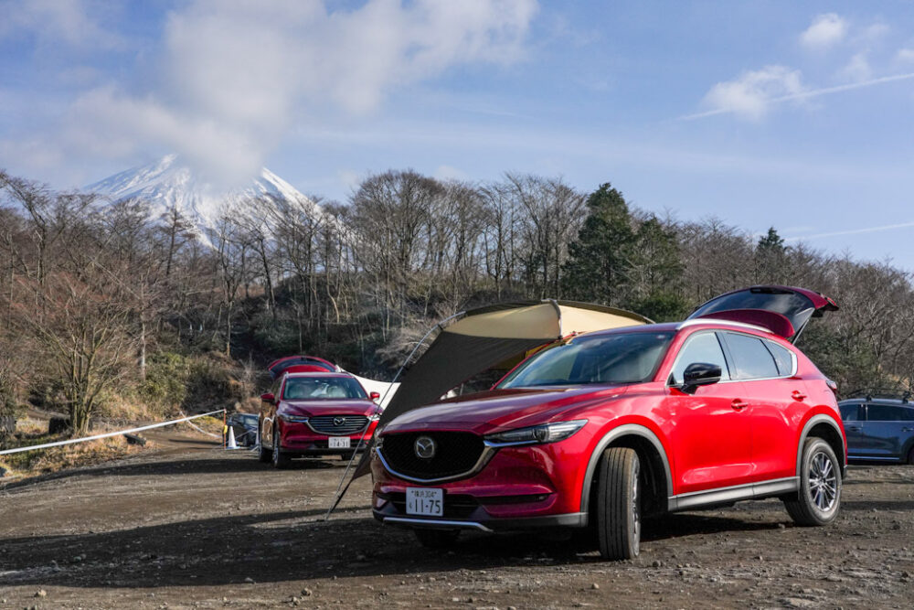 マツダ SUV オフロード試乗会。富士山を背景にアクセサリーパッケージを装備したCX-5。