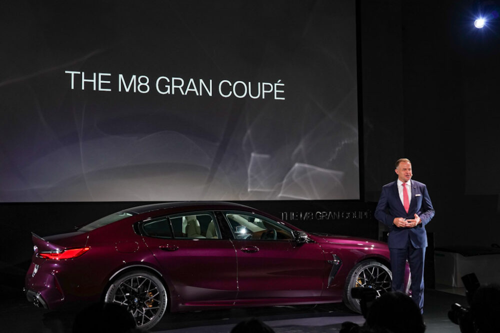 新型BMW M8 グラン クーペを披露するビー・エム・ダブリュー株式会社 代表取締役社長 クリスチャン・ヴィードマン氏。
