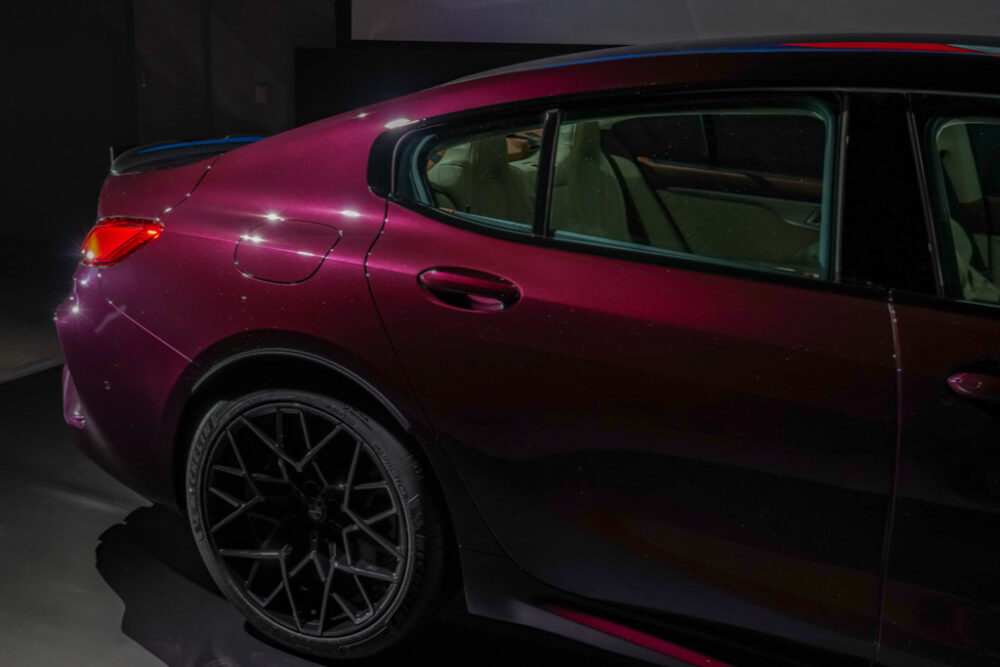 新型BMW M8 グラン クーペのリアフェンダーからCピラー