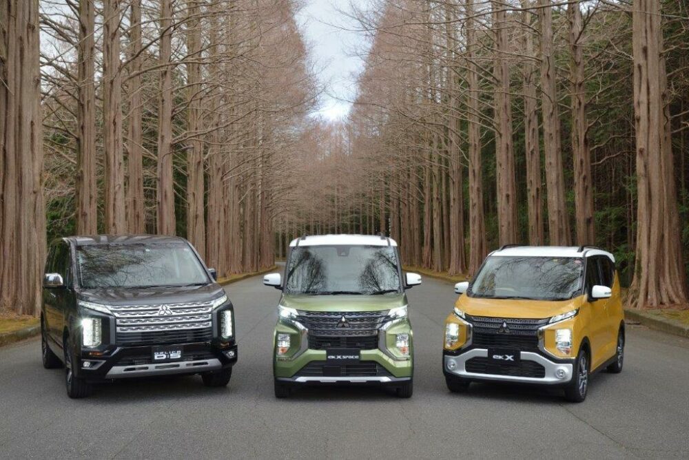 三菱デリカD:5、eKクロス スペース、eKクロスの3台が並ぶ