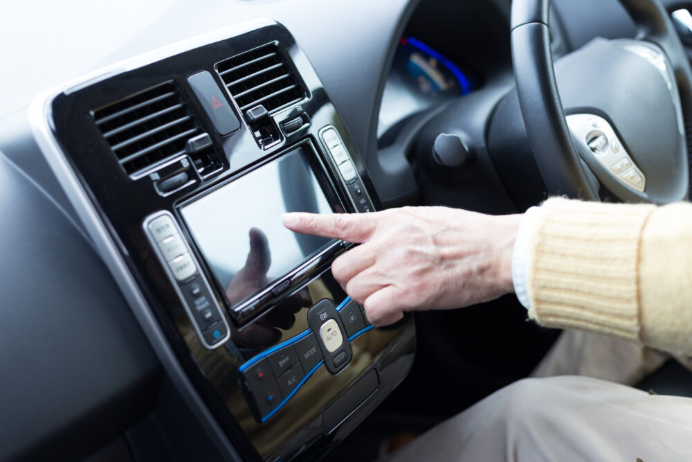 どこまでが違反に!?ながら運転の対象となるもの