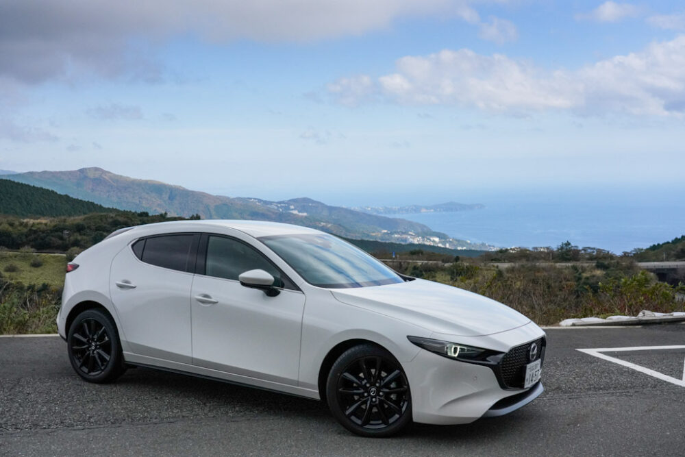 MAZDA SKYACTIV-X フロントサイド