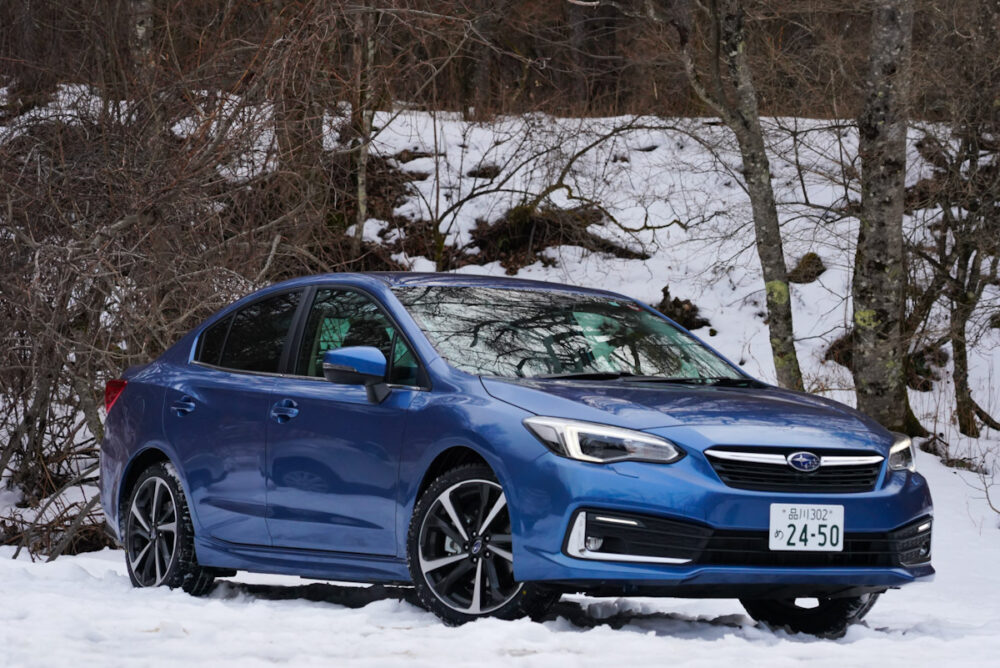 雪の上のスバル インプレッサ G4