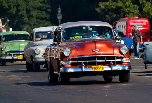 クラシックカーの聖地 キューバはアメ車の宝庫 その事情とは