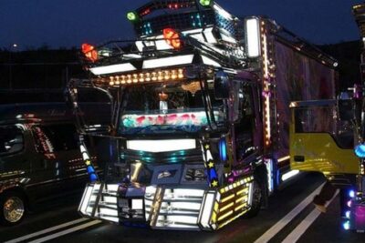 【ラスボス感】最新デコトラ神動画&画像|驚愕の価格&買い方からイベントやゲーム情報まで