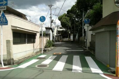 【意外と知らない】生活道路の定義とは?制限速度などの規制についても!