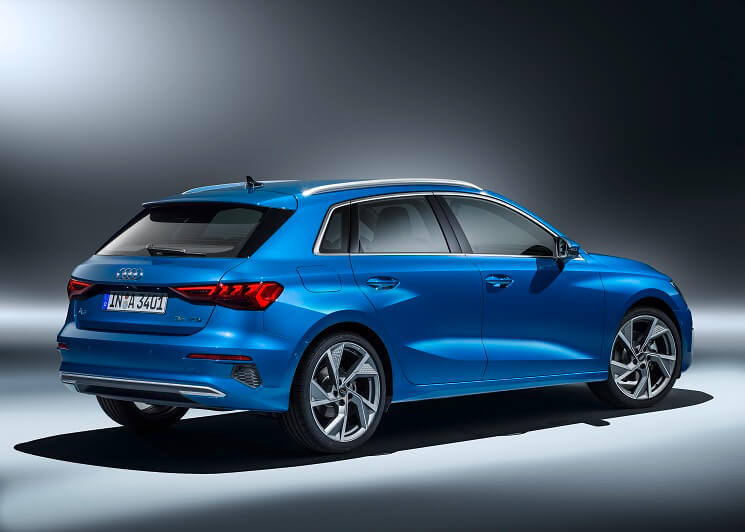 新型 アウディ A3 スポーツバック
