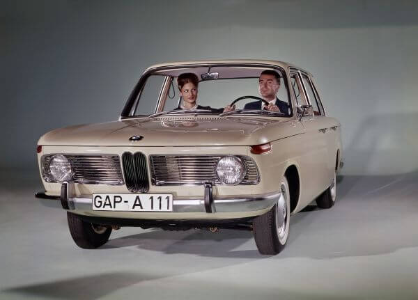 BMW 1500 フロント サイド