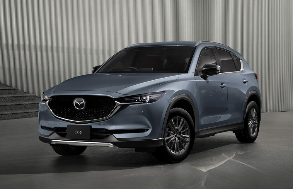 斜め前から見たマツダ CX-5