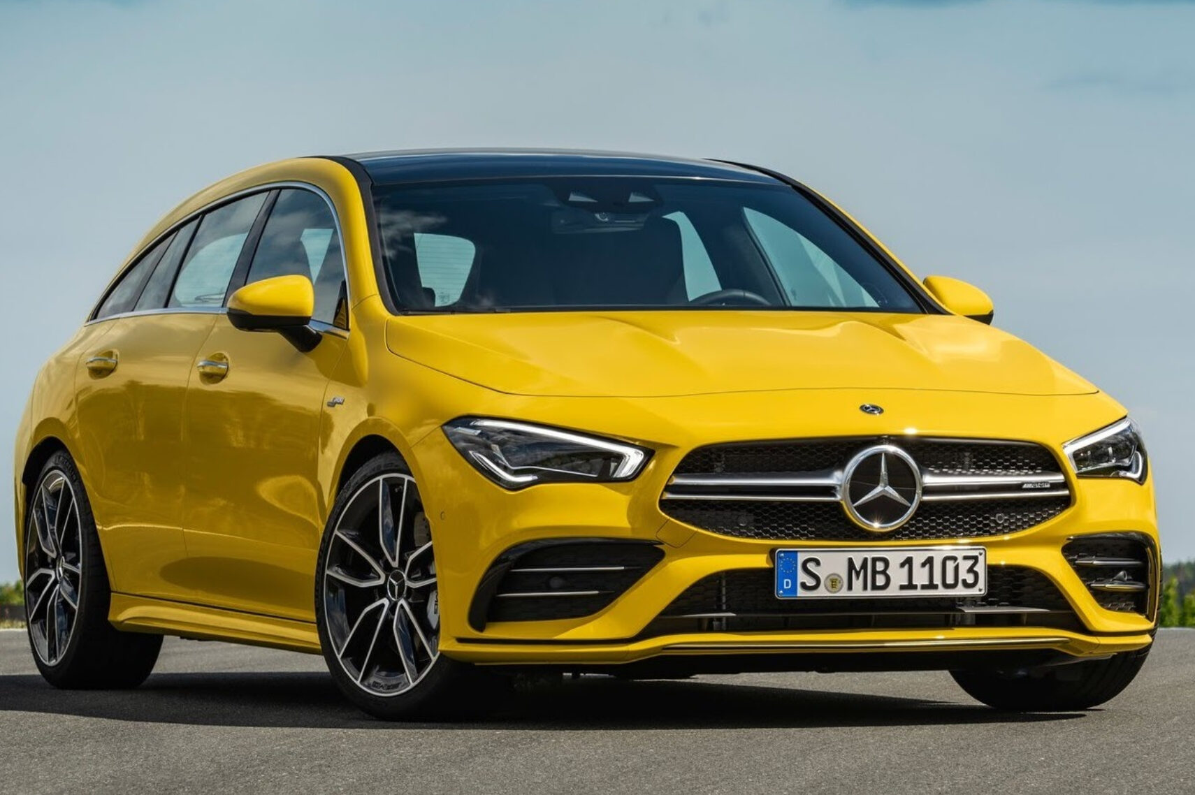 新型メルセデスamg Cla A35 4matic 4ドアクーペ シューティングブレーク追加発売 Moby モビー