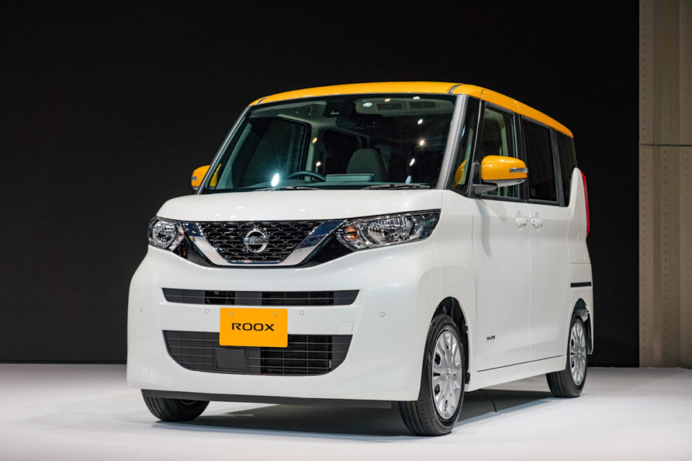 新型日産ルークス(スタンダード)フロント・サイド