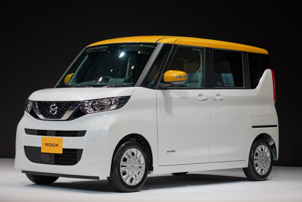 新型日産ルークス(スタンダード)フロント・サイド