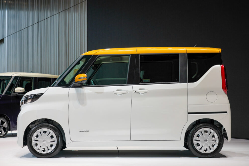 新型日産ルークス(スタンダード)サイド