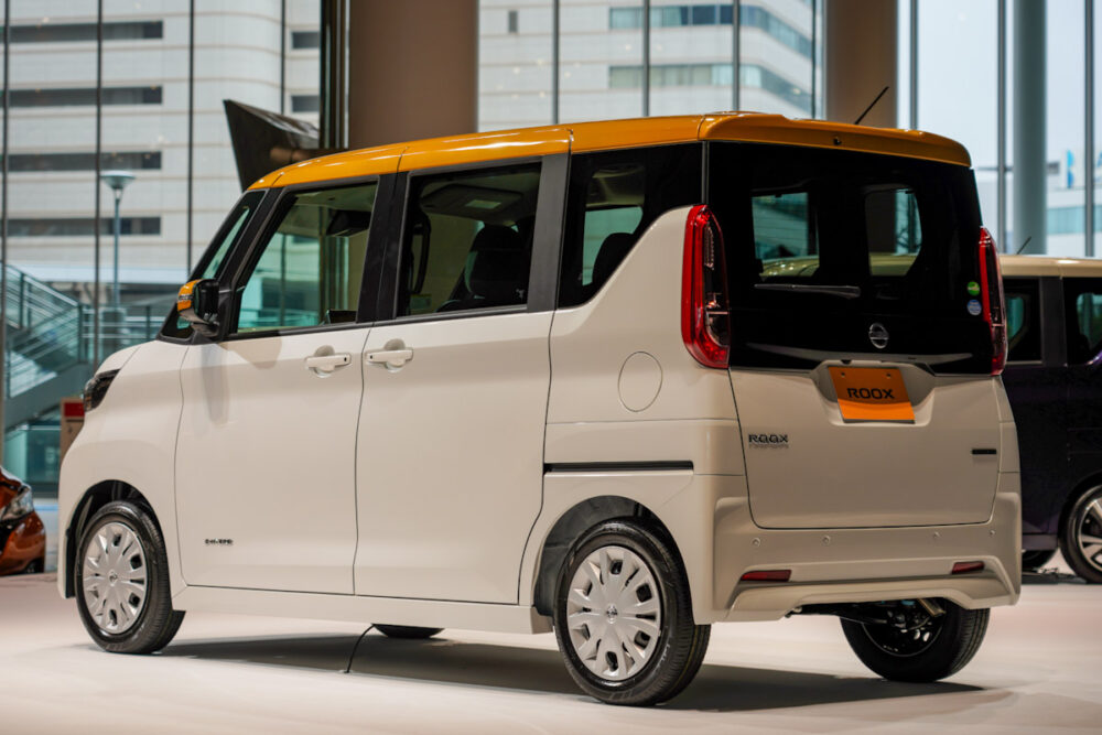 新型日産ルークス(スタンダード)サイド・リア