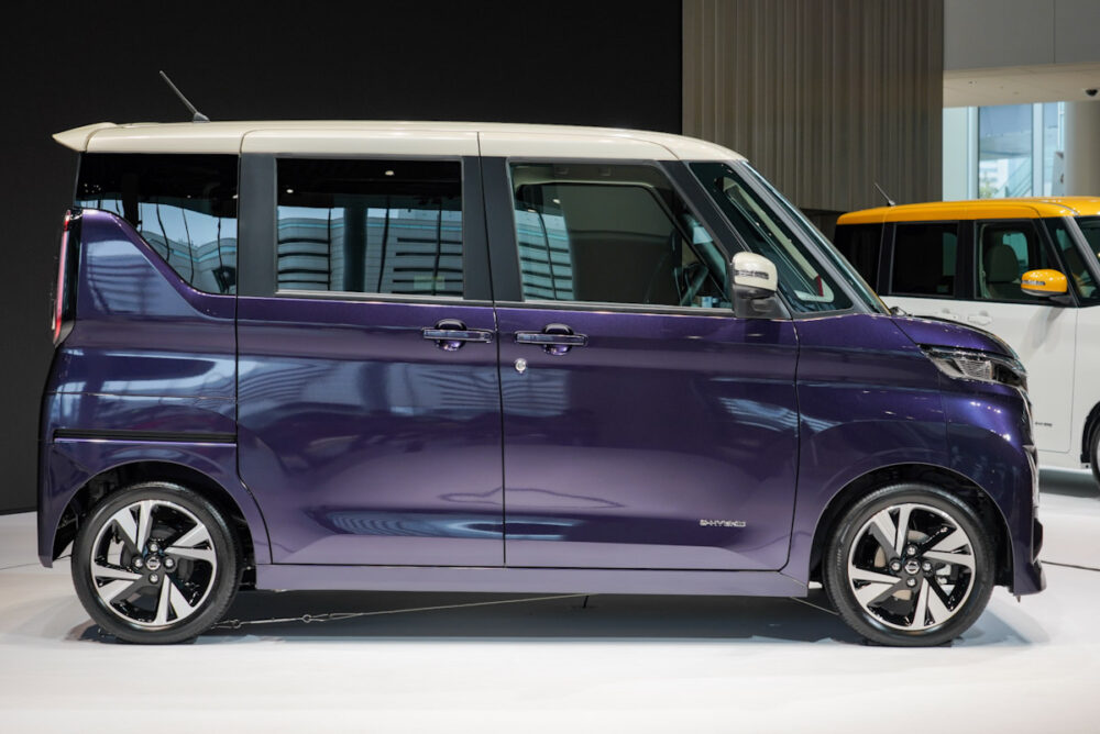 新型日産ルークス ハイウェイスター サイド