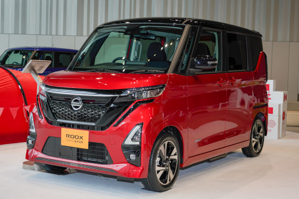 新型日産ルークス ハイウェイスター ボディカラー ボディカラー:スパークリングレッド