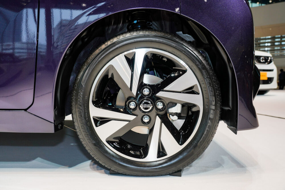 新型日産ルークス ハイウェイスターのアルミホイール