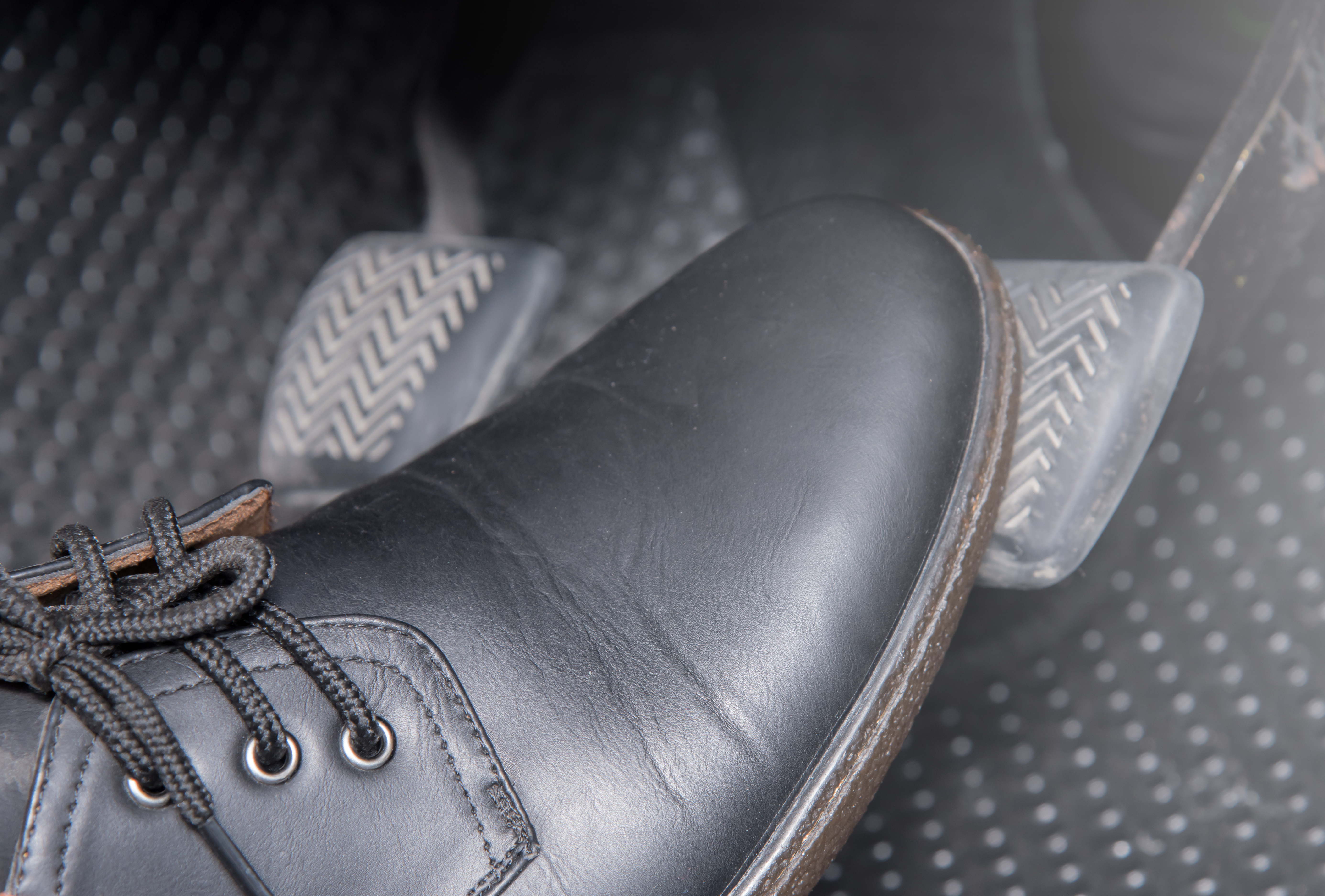 自動ブレーキは後付けできる 補助金とメーカー別の後付け安全装置 Moby モビー