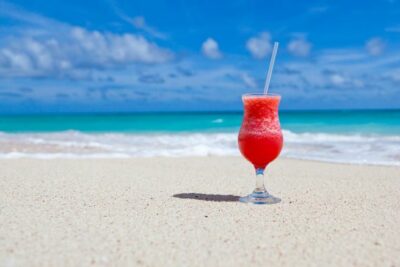 「夏はドライブで海に行こう!」混雑が少ない”神奈川のおすすめビーチ・海水浴場”4選!