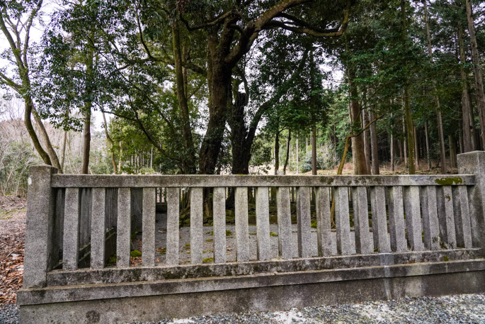 山宮浅間神社の遙拝所の石の囲み