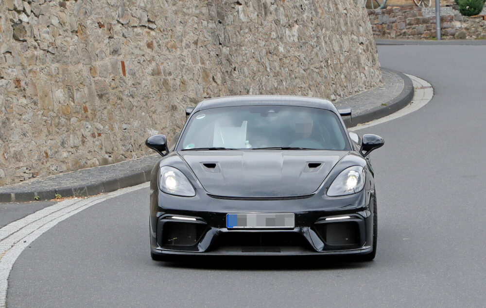新型ポルシェ ケイマン 718 GT4 RS