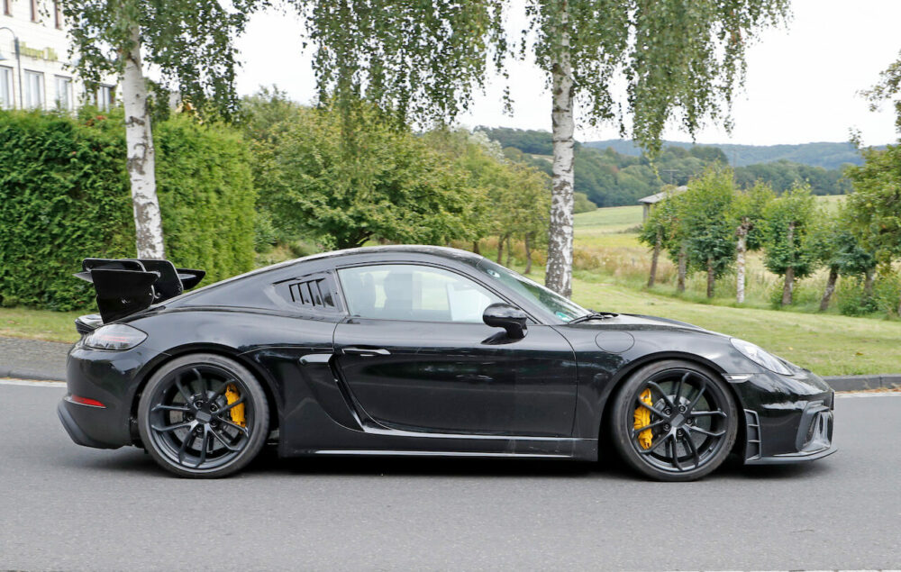 新型ポルシェ ケイマン 718 GT4 RS