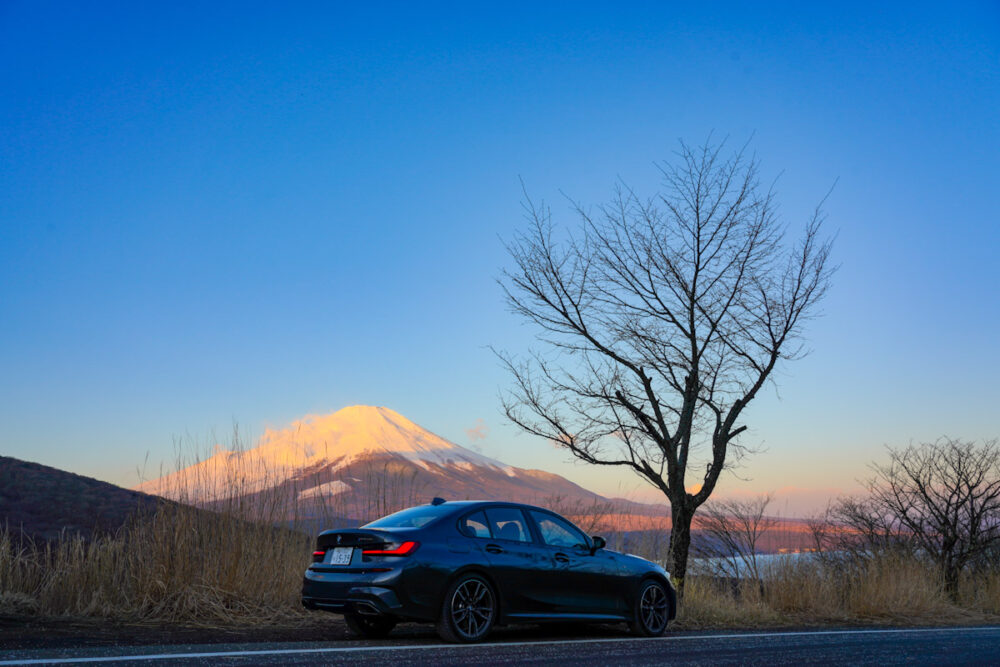 BMW M340i 富士山を背景