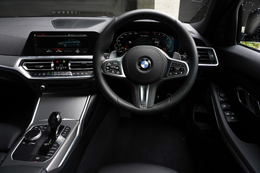 BMW M340iの運転席側内装