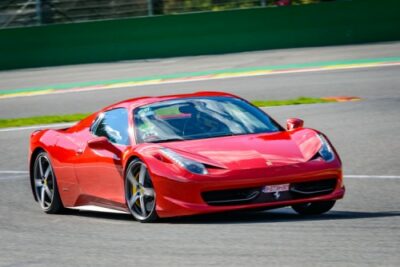 【勝ち組】フェラーリ458イタリアの歴代車種の現在価格や維持費からスペックまで