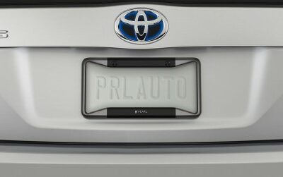 ナンバーに簡単装着のバックカメラ「リアビジョン(RearVision)」の価格や発売日は?