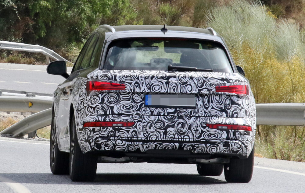 アウディ Q5