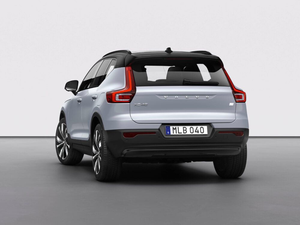 新型ボルボ XC40 リチャージ P8 AWD
