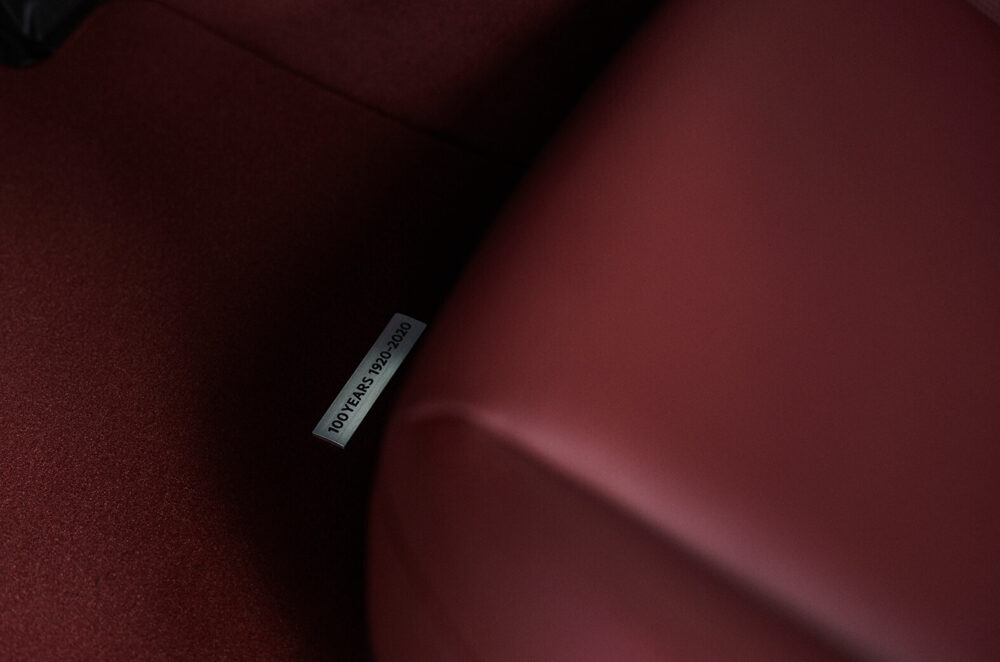 マツダ MAZDA3 100周年特別記念車 フロアマット