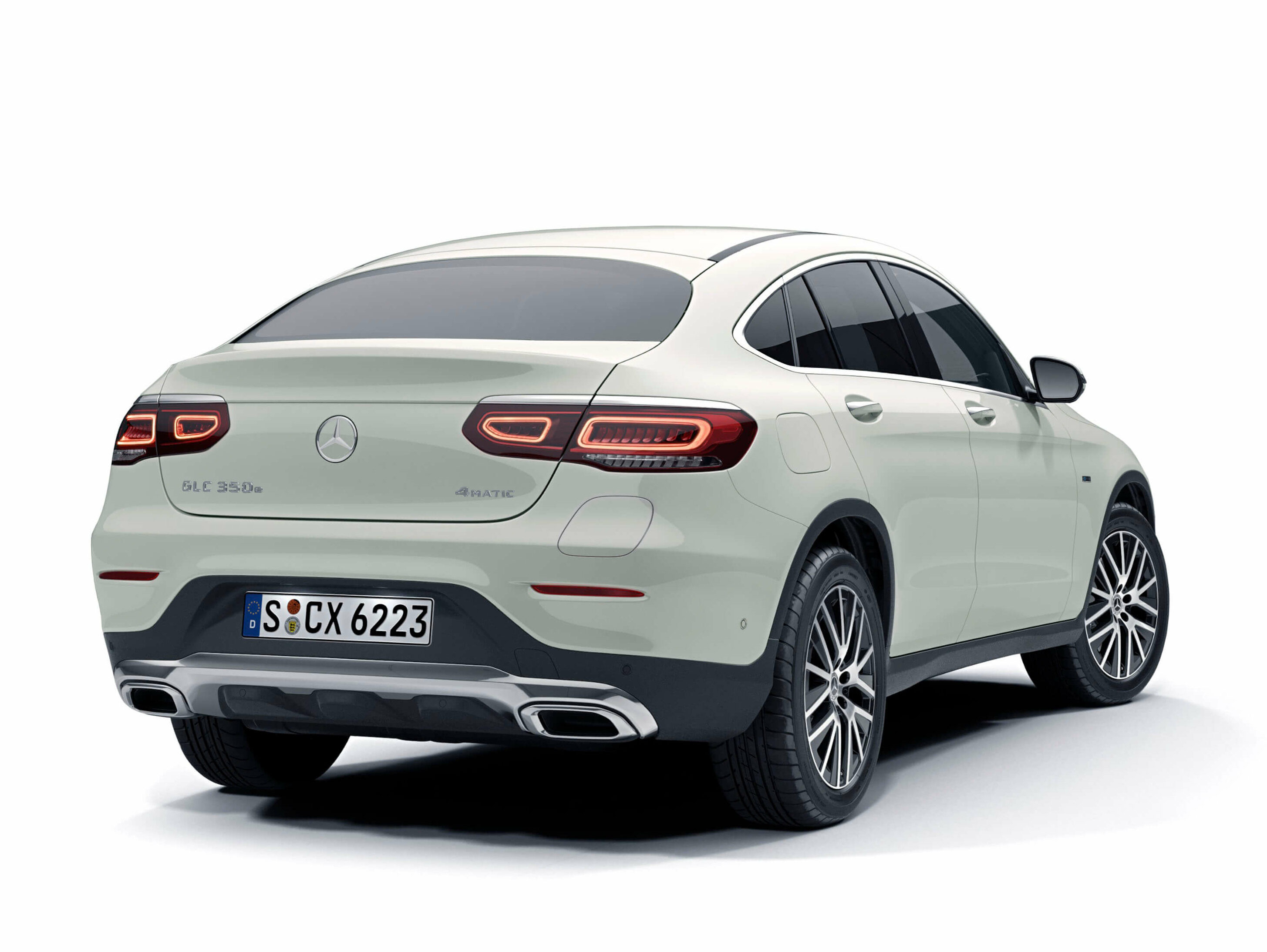 新型メルセデス・ベンツ GLC 350 e 4MATIC クーペ