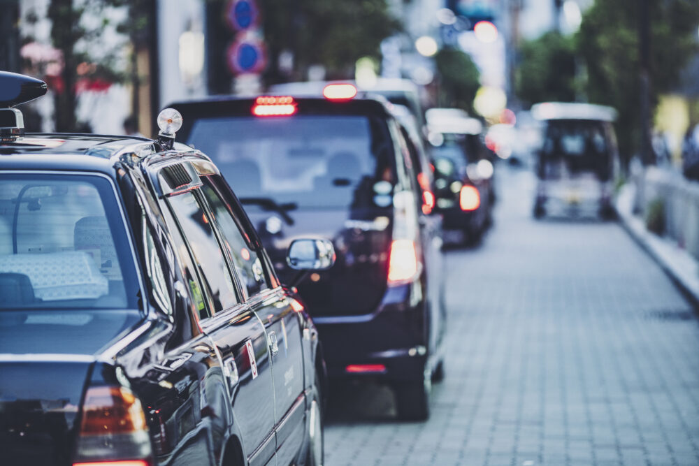 渋滞中の車列